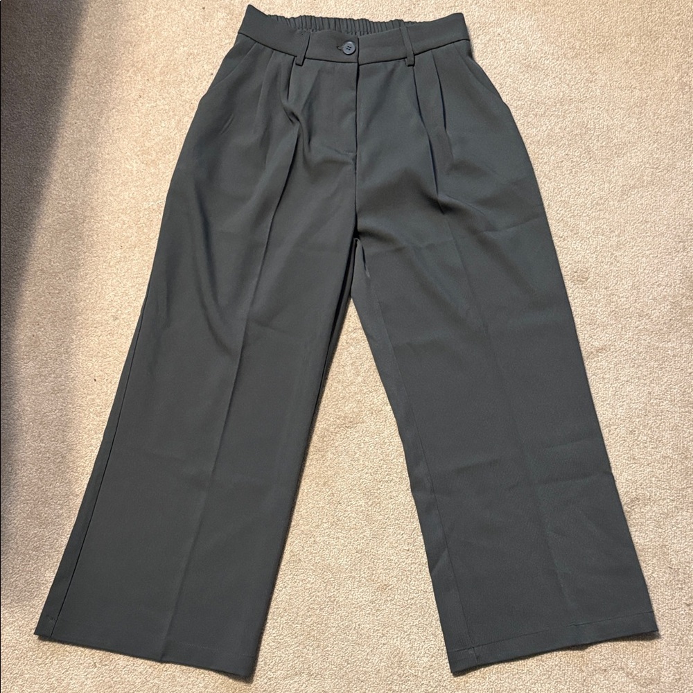 Classic Straight Leg Women's Pants in Charcoal
